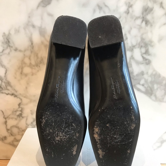 Vintage Ferragamo heels 🔥🖤 - Picture 5 of 8